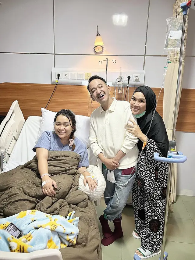 Ayu Ting Ting Terbaring Lemas Idap Tipes