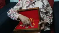 Makna Bintang Kehormatan di Mata Sabam Sirait