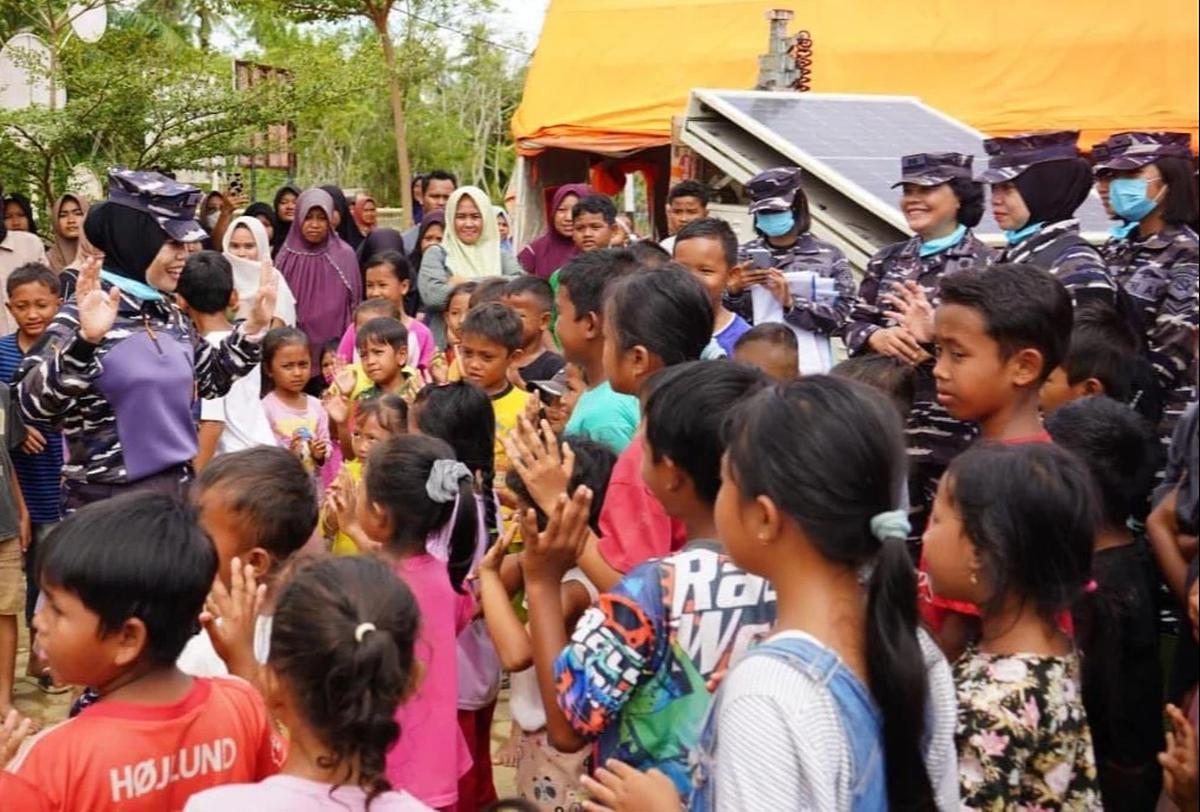 FOTO: Kowal Salurkan Bantuan Banjir ke Aceh Sumut dan Sumbar