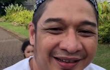 The Real Bapak-Bapak, 6 Potret Pasha Ungu Ajak Anak-Istri Keliling Komplek Pakai Sepeda: Cuma Pakai Kaos Oblong dan Peci