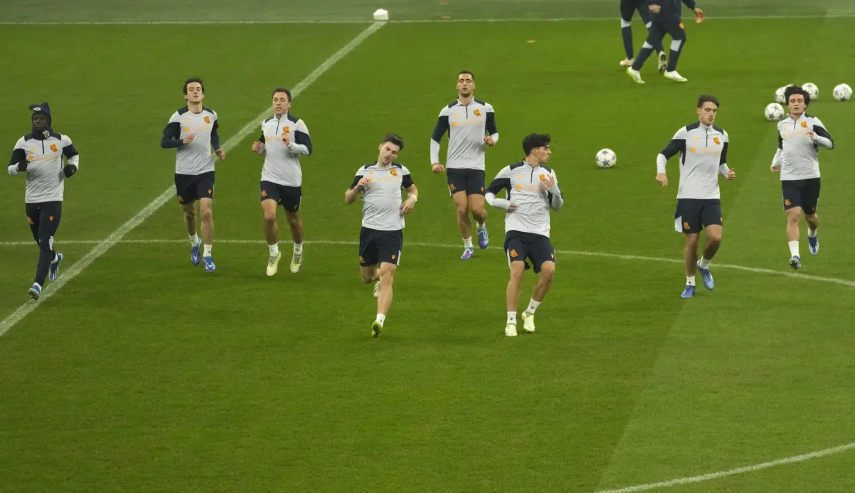 Untuk sementara Sociedad berada di posisi puncak Grup D dengan 11 poin dari lima laga, unggul selisih gol dari Inter di urutan kedua. (AP Photo/Antonio Calanni)