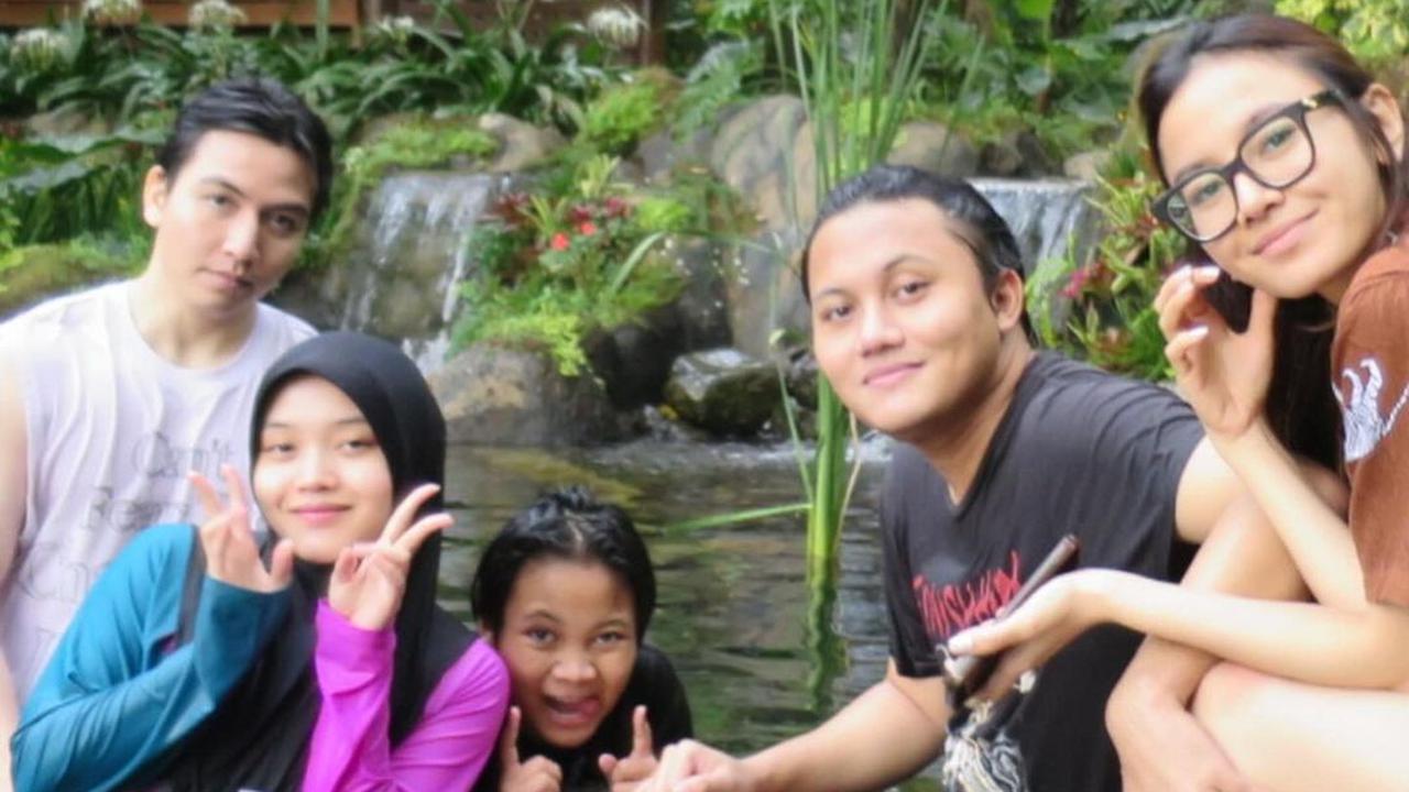 7 Potret Jeffry Reksa Bareng Keluarga Putri Delina, Sudah Akrab - Perlihatkan Kedekatan dengan Mahalini Juga