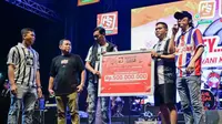 Kaka Slank Lelang Vespa Kesayangan untuk Korban Banjir Sumatera