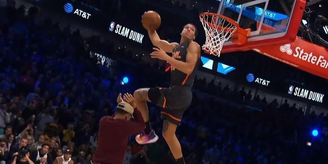 VIDEO: Aksi Aaron Gordon Vs Derrick Jones Jr dalam Kontes Slam Dunk NBA All Star 2020