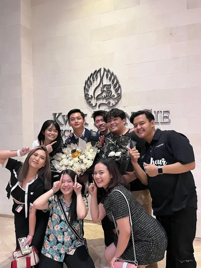 Randy Martin merayakan kelulusannya. (Foto: Instagram/randymartinnn)