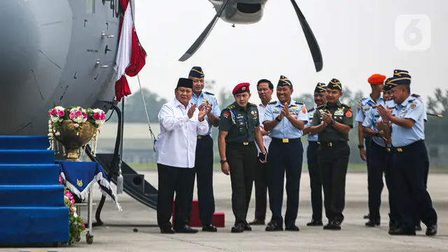 Prabowo Serah Terima Pesawat C-130J Super Hercules ke KSAU