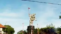 Di Kampung Gelgel berdiri Masjid Nurul Huda yang dibangun oleh prajurit Majapahit 14 abad silam. 