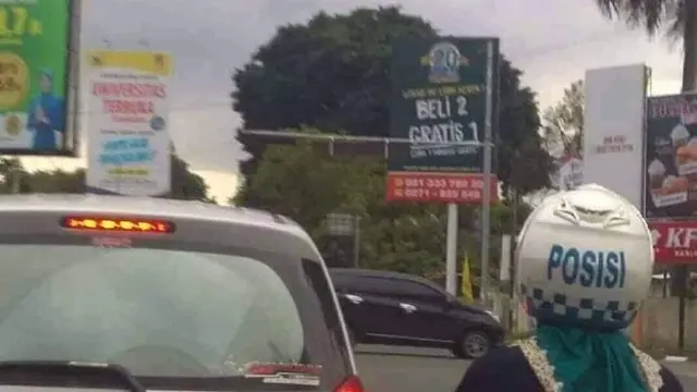 Potret Aktivitas Sehari-hari Ini Terlihat Biasa, Jika Diteliti Lagi Malah Bikin Ngakak