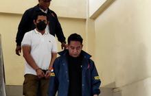 Tangan Diborgol dan Berkaos Putih, Eks Kapolres Ngada AKBP Fajar Lukman Diserahkan ke Kejaksaan