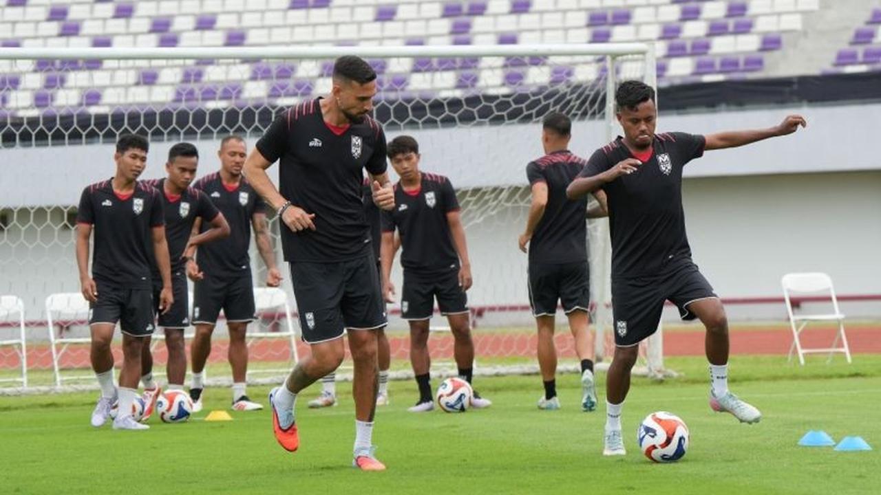 Hendri Susilo Tekankan Kerja Keras Jelang Laga Malut United vs Persita di BRI Super League