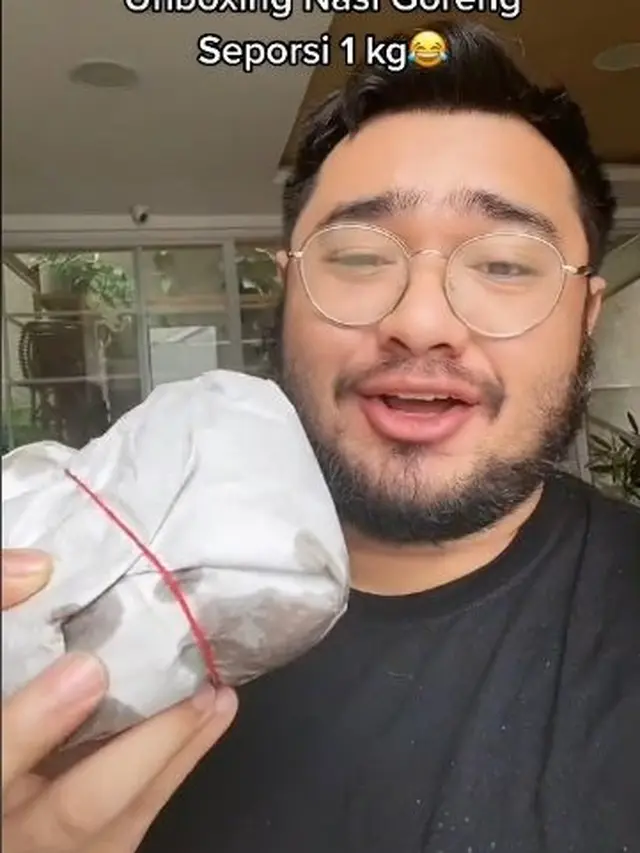 Pria Ini Beli Nasi Goreng Seberat 1 Kilogram, Harganya Bikin Geleng Kepala