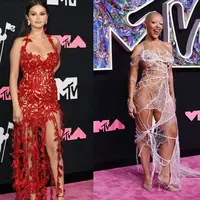 8 Adu Gaya Seleb Pakai Naked Dress di MTV VMAs 2023, Selena Gomez, Doja Cat hingga Tinashe