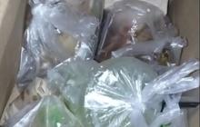 Berburu Takjil Gratis untuk Berbuka, Perempuan Ini Dapat Makanan hingga Satu Kardus
