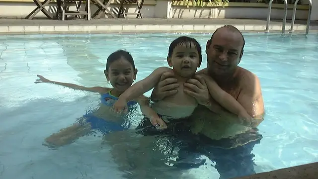 6 Potret Masa Kecil Irish Bella dan Sean Ivan Bareng Ayah