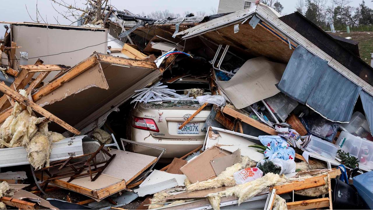 FOTO: Tornado Dahsyat Melululantahkan Pemukiman Warga di Missouri