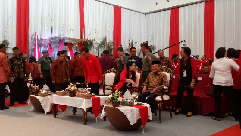 Presiden Jokowi dan Wapres Jusuf Kalla hadir di Rakornas PDIP