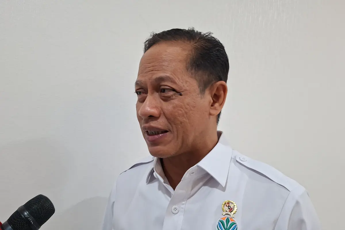 Menteri Lingkungan Hidup, Hanif Faisol Nurofiq bakal memeriksa 8 perusahaan pascabencana Sumatera.