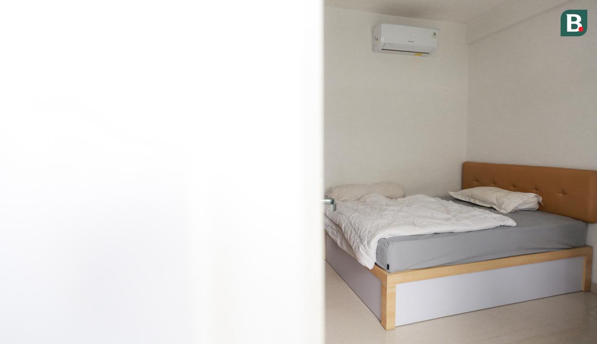 <p>Ruang kamar di mes Arema FC yang terletak di Lowokwaru, Kota Malang, Minggu (09/10/2022). (Bola.com/Bagaskara Lazuardi)</p>