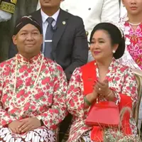 Titiek Soeharto dan Didit Prabowo menghadiri upacara penurunan bendera saat HUT ke-81 RI di Istana Merdeka, Jakarta, 17 Agustus 2026. (dok. tangkapan layar YouTube Sekretariat Presiden)