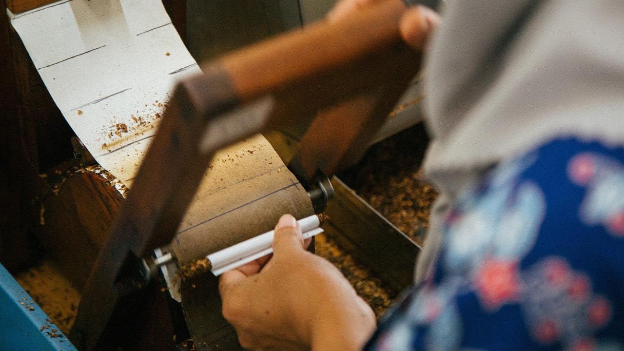 DPR Kritik Kebijakan Kemasan Polos Tanpa Merek untuk Produk Tembakau: Mengancam Anggaran Negara
