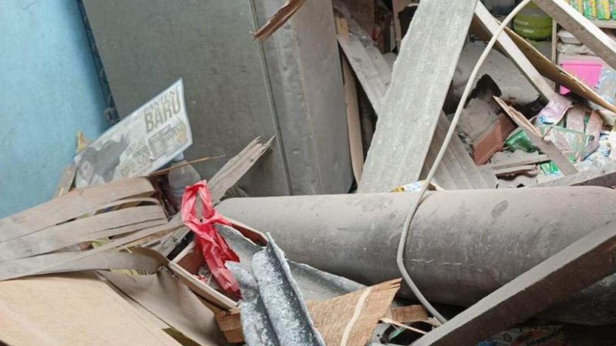 Detik-detik Tabung Gas Terpental Rusak Rumah Warga Cilincing