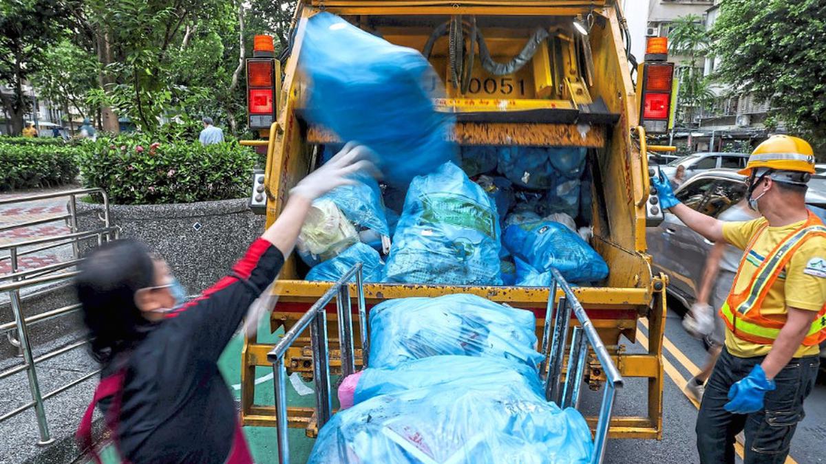 Trik Taiwan Kelola Sampah, Pasang Musik Klasik di Truk Sampah