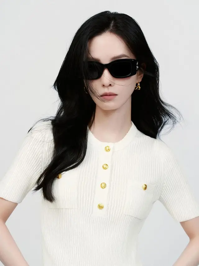 Gaya Preppy Shishi Liu, Diumumkan Jadi Global Ambassador Terbaru CELINE