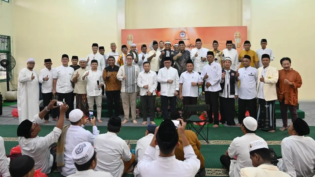 Ketua Umum PPK Kosgoro 1957 Dave Laksono saat peringatan Nuzulul Qur'an di Masjid Raya Al Hurriyyah, Puri kembangan - Jakbar, Sabtu (14/3/2026) (Istimewa)