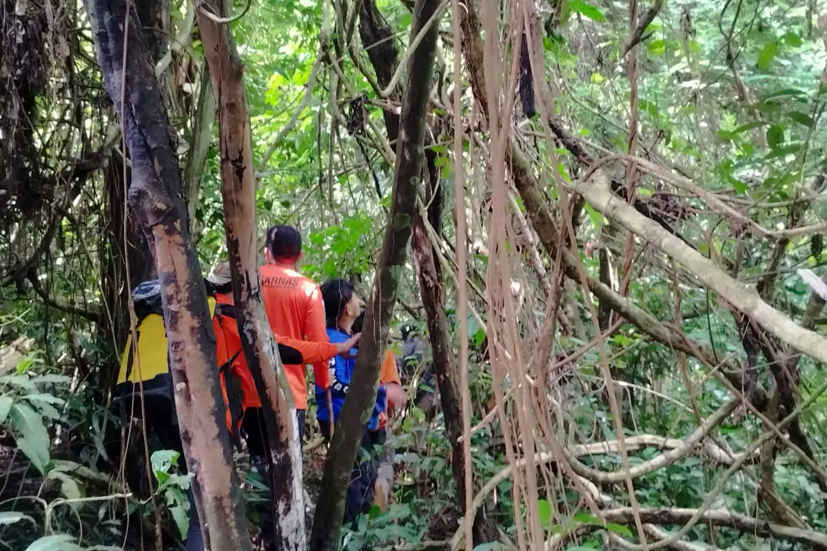 Proses pencarian Daeng Malla (65), warga yang dilaporkan hilang misterius sejak 9 November 2025 di Hutan Gowa. (Dok. Istimewa)