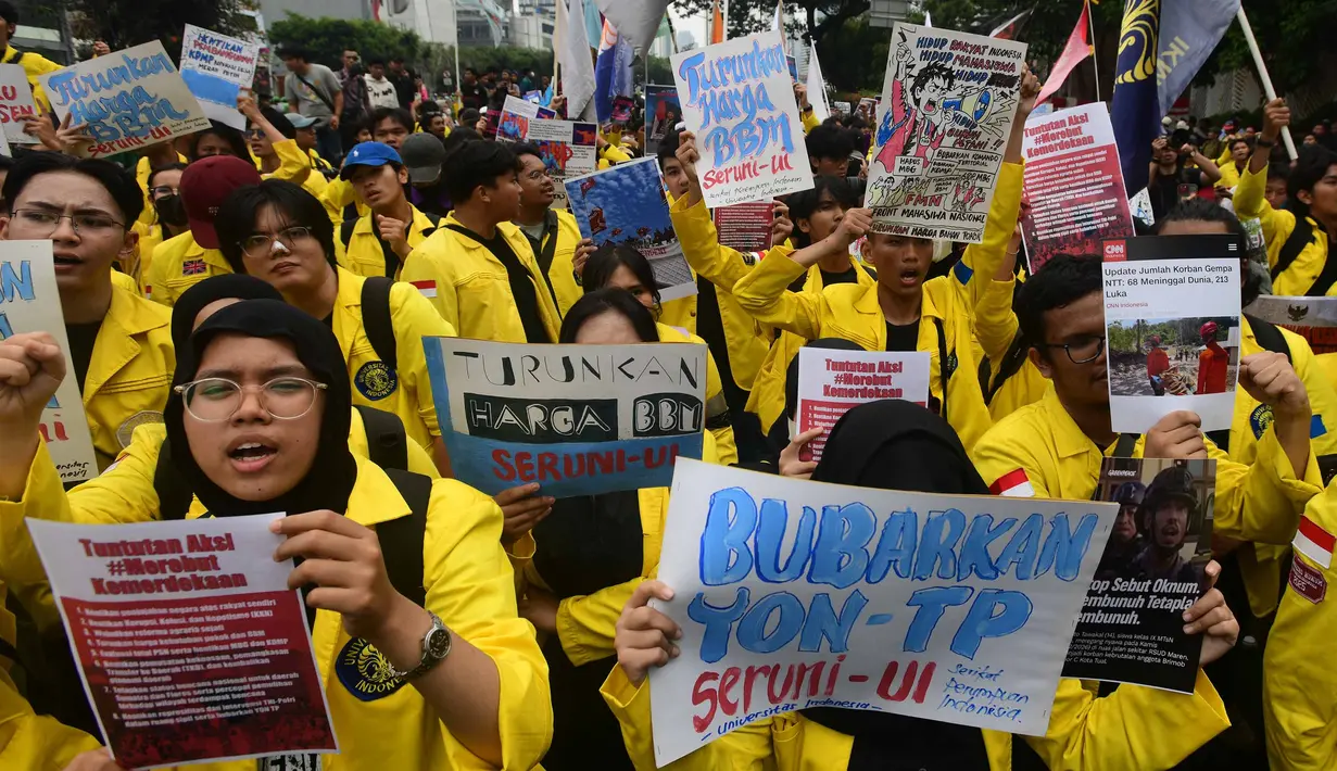 Aksi demo BEM UI  di Jalan MH Thamrin, Jakarta, Selasa, 18 Agustus 2026. (KLY/ Arie Basuki)