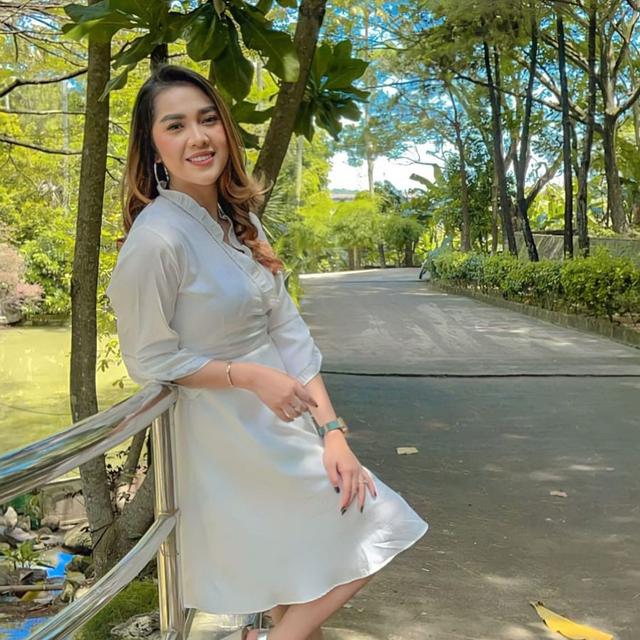 Jadi Single Mom, Ini 6 Potret Raya Kitty Usai Setahun Lebih Bercerai