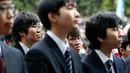 Sejumlah mahasiswa Jepang menghadiri acara Job Hunting di Tokyo, Jepang, (1/3). Tujuan acara ini untuk mendorong semangat para mahasiswa sebelum berburu pekerjaan. (AP Photo / Shizuo Kambayashi)