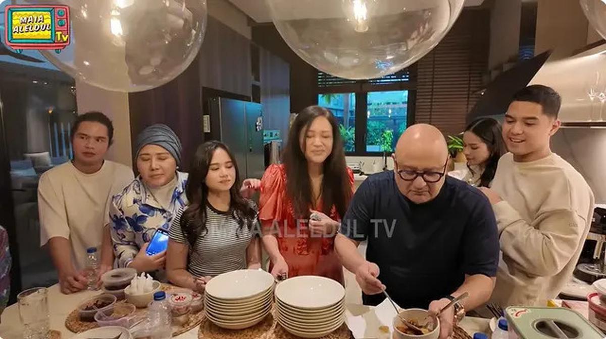 7 Momen Hangat Kumpul Keluarga Besar Maia Estianty Usai Al Ghazali-Alyssa Menikah