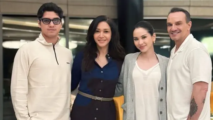 Alyssa Daguise saat Persiapan Pernikahan Bersama Calon Mertuanya, Maia Estianty