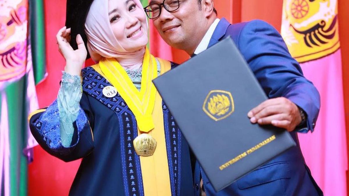 7 Potret Ridwan Kamil dan Atalia Praratya yang Manis dan Romantis