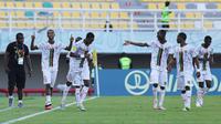 Pemain timnas Mali U-17 merayakan gol kemenangan atas Meksiko di babak 16 besar Piala Dunia U-17 2023 di Stadion Gelora Bung Tomo (GBT), Surabaya, Jawa Timur, Selasa (21/11/2023). (Doc. LOC WCU17/NFL)