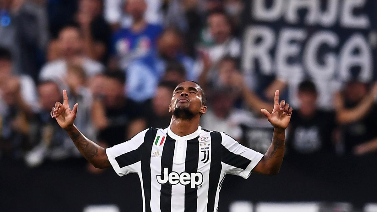 Juventus, Fenerbahce, dan Skenario Barter untuk Membuang Douglas Luiz