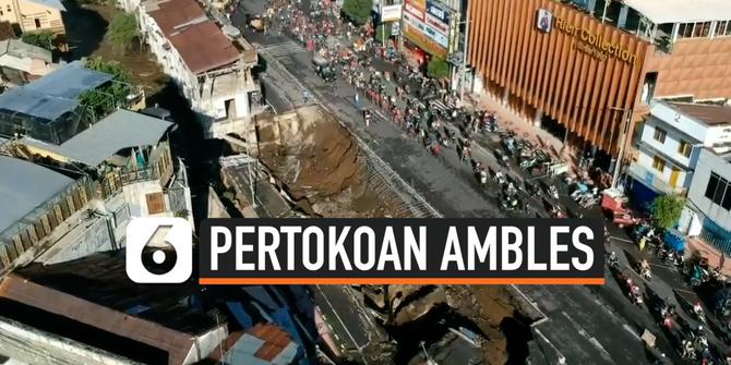 VIDEO: Detik-Detik Kompleks Pertokoan di Jalan Sultan Agung Jember Ambles