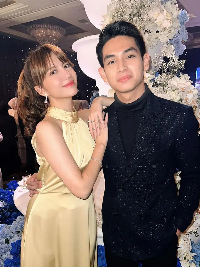 Akhirnya Dilamar, 8 Gaya Bucin Serasi Casandra Lee dan Ryuken Lie Saat Concert Date hingga Kondangan