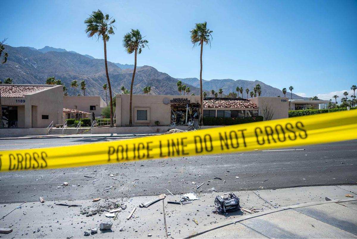FOTO: Penampakan Klinik Kesehatan Reproduksi yang Hancur Akibat Ledakan Bom di California