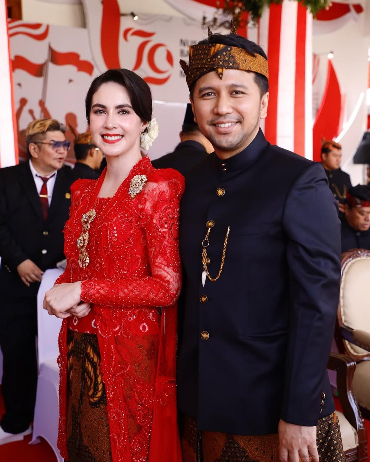 Potret Cantik Arumi Bachsin Kenakan Kebaya Merah, Disebut Bak Bidadari