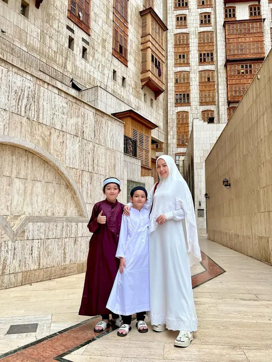 [Instagram/adeliapasha]