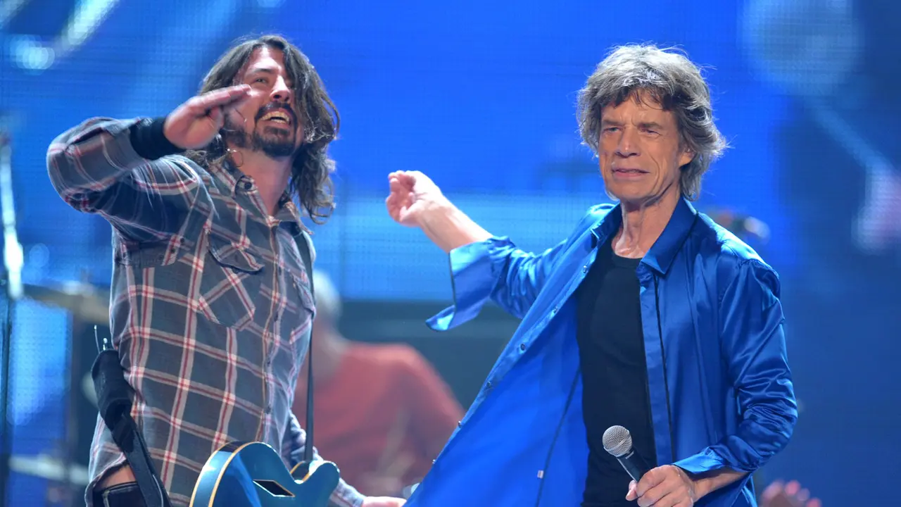 Dave Grohl dan Mick Jagger