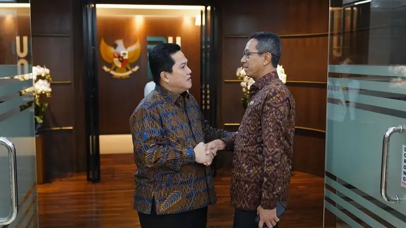 Menteri Badan Usaha Milik Negara (BUMN) Erick Thohir menerima kunjungan Pj Gubernur DKI Jakarta Heru Budi Hartono.