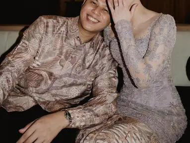 Lamaran Nino RAN dan Dhabitannisa Auni. (Foto: Instagram/ thebridestory)