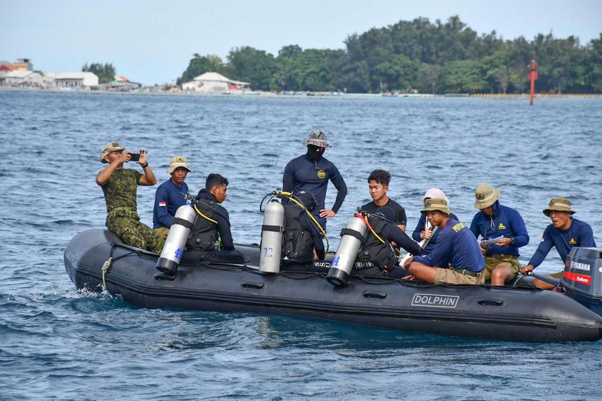 FOTO: 91 Personel Gabungan TNI AL-Korea Selatan Latihan Penyelamatan Bawah Laut