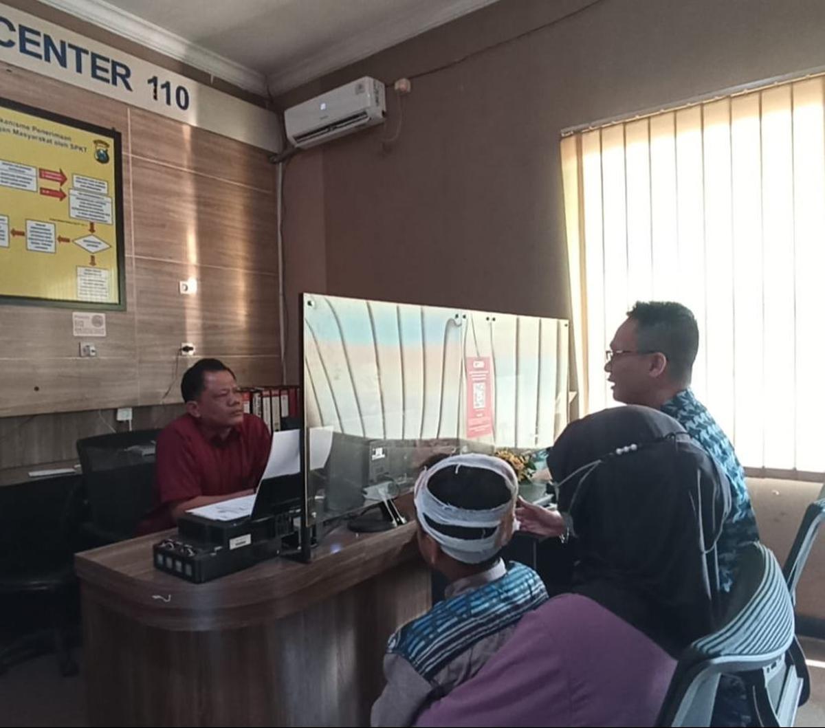 Laporan polisi terhadap pelaku pelemparan kayu siswa SD di Jombang ini pun dibenarkan oleh kuasa hukum korban, Febri Kurniawan Pikulun. Ia menyatakan, laporannya ke polisi memang telah diterima dengan baik oleh polisi.