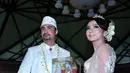 Mengenakan setelan baju pengantin serba putih, Reza Pahlevi mengucap janji suci pernikahan di Masjid Raya Al Ittihaad, kawasan Tebet, Jakarta Selatan pada Jumat (28/8/2015). (Deki Prayoga/Bintang.com)