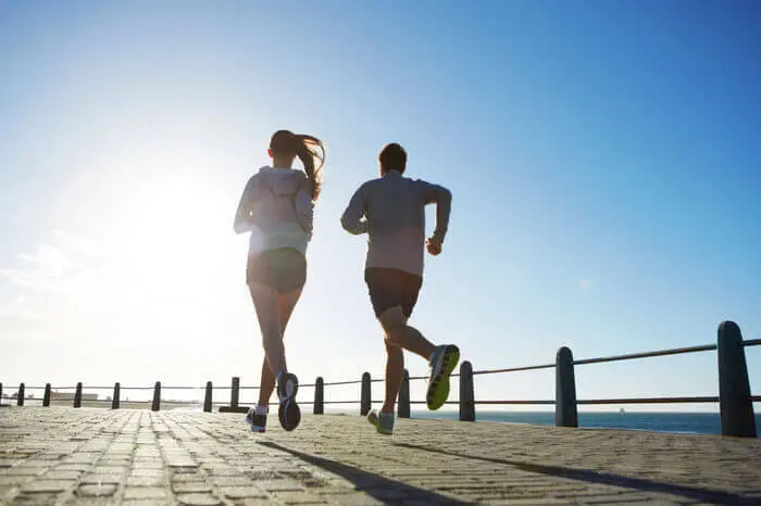 Ketahui sederet keuntungan melakukan olahraga bersama dengan pasangan kamu di sini! (Sumber Foto: Sugoren)