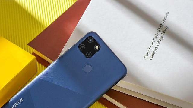Realme C12 Hadir Dengan Baterai 6 000mah Dan 3 Kamera Seharga Rp 1 7 Jutaan Tekno Liputan6 Com